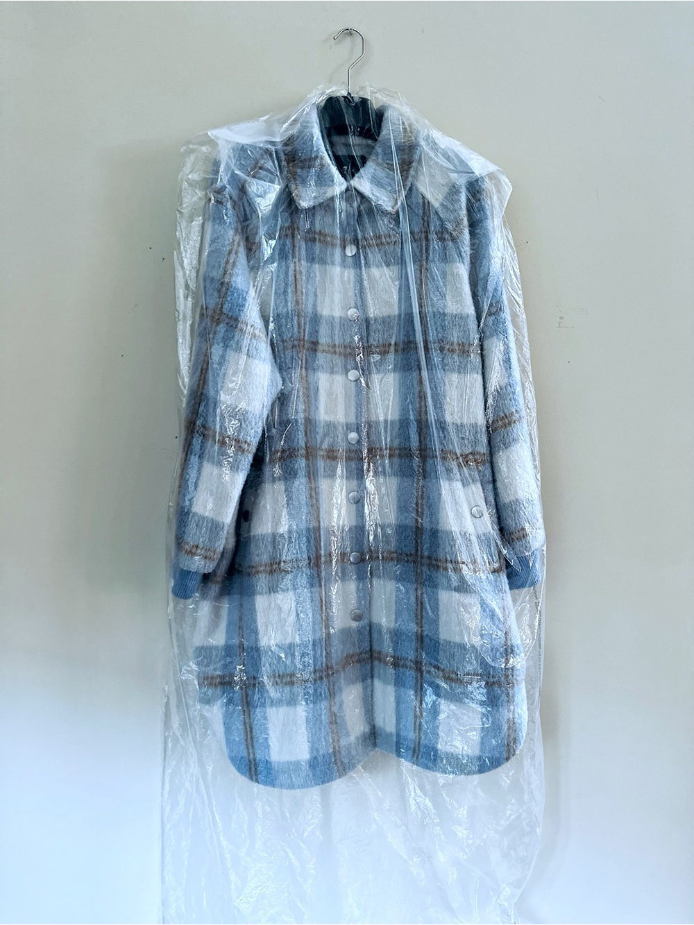 7 For All Mankind Blue, White and Tan Plaid Button-Front Shirt Jacket Like new